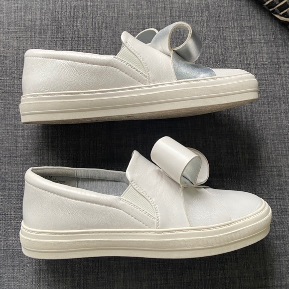 🚨SOLD🚨 Nine West Odienella Leather Slip-on Bow Sneakers - Picture 4 of 8